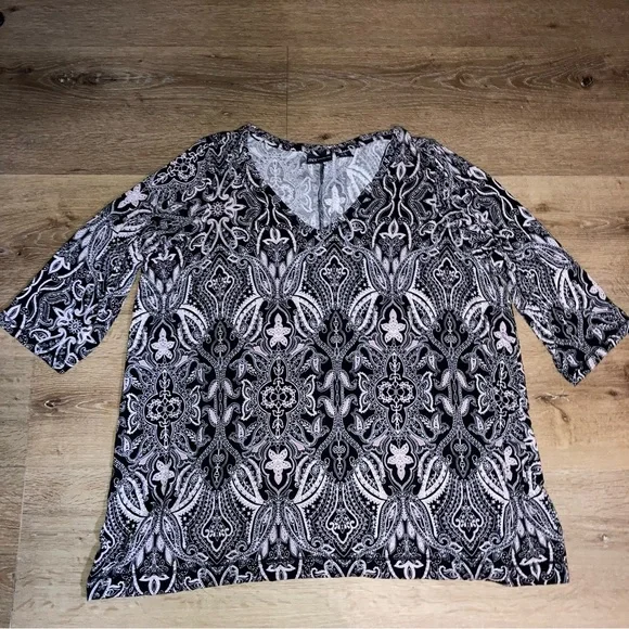 Jones New York Women’s Black and White,Pink Paisley Floral Blouse Size X1 boho - Picture 3 of 13